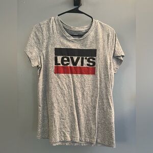 Levi’s Women T Shirt size Large